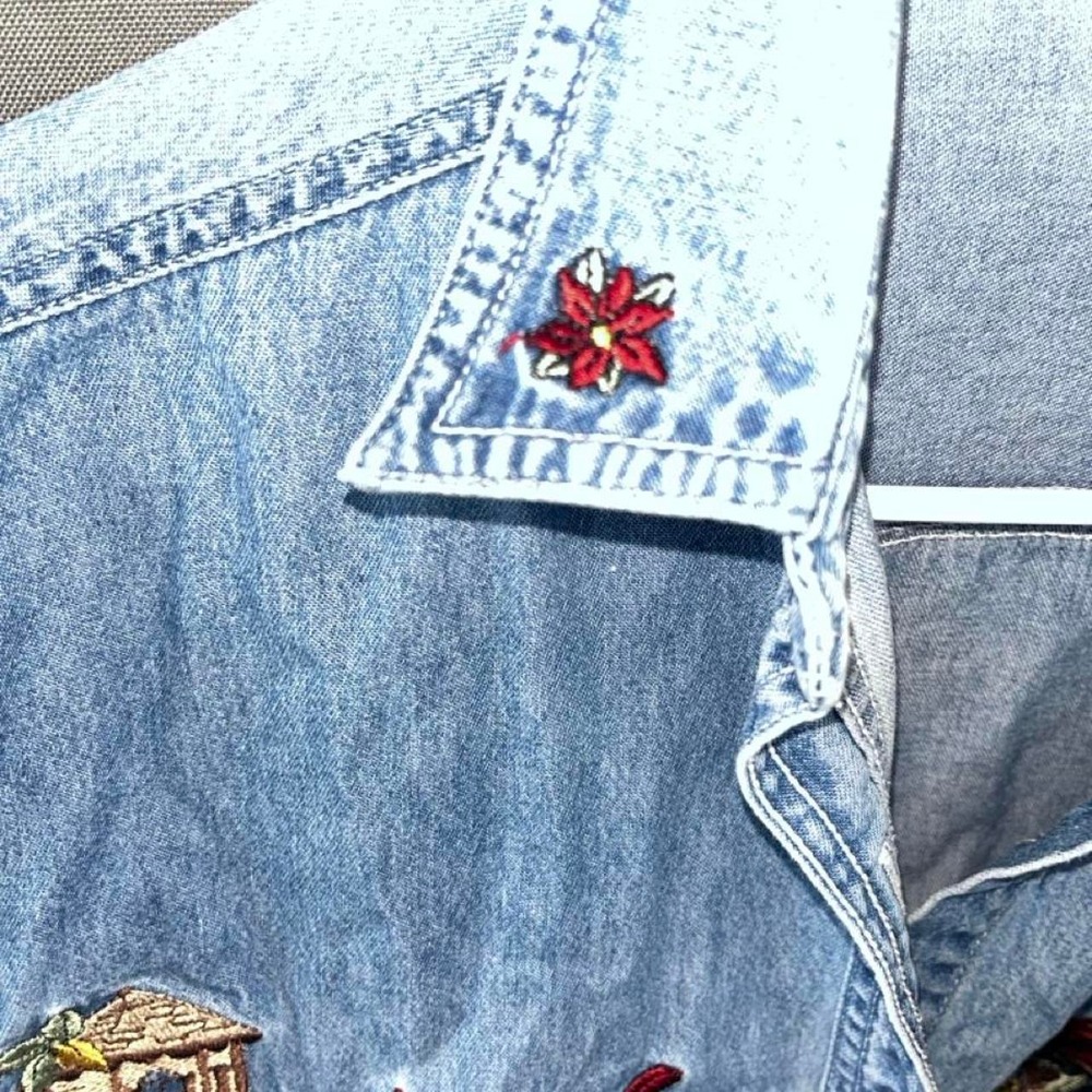 VTG Bobbie Brooks Blue denim button-up shirt with embroidered red cardinals - Picture 3 of 4